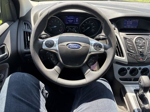 Used 2013 Ford Focus SE FWD image 16
