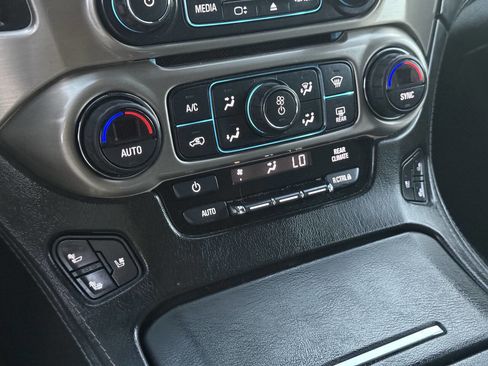 Used 2017 GMC Yukon Denali image 29