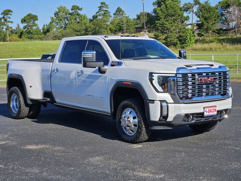 Used 2024 GMC Sierra 3500 Denali w/ Denali Reserve Package image 3