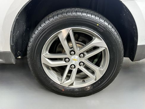 Used 2017 Chevrolet Equinox Premier w/ Enhanced Convenience Package image 29