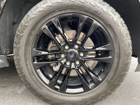 Used 2024 Ford Expedition Max XLT image 13