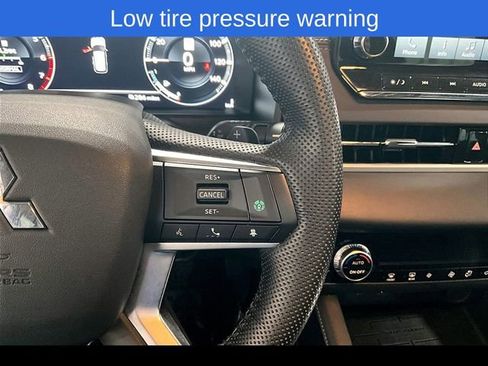 Used 2023 Mitsubishi Outlander SE Black Edition image 15