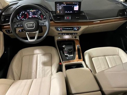 Used 2023 Audi Q5 2.0T Premium w/ Convenience Package AWD/4WD image 10
