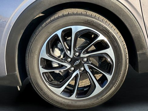 Used 2022 Chevrolet Bolt EUV Premier w/ Sun & Sound Package image 26