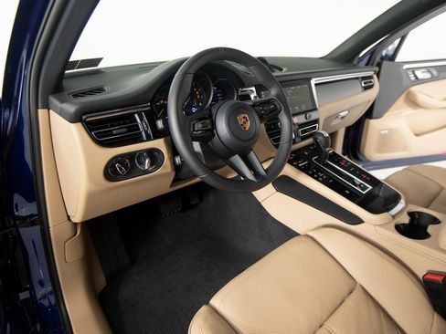 New 2026 Porsche Macan image 4