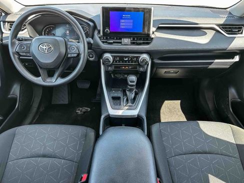 Used 2025 Toyota RAV4 XLE FWD image 11
