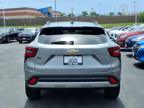 Used 2024 Chevrolet Trax LT FWD image 28
