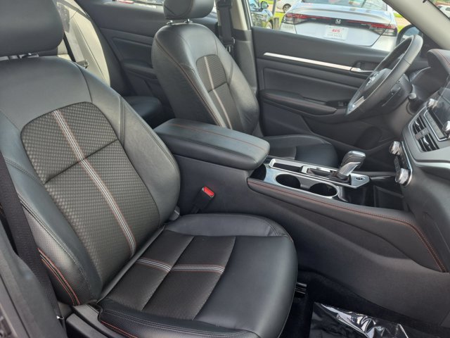 Used 2025 Nissan Altima 2.5 SR FWD image 30