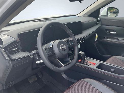 New 2025 Nissan Kicks SR AWD/4WD image 6