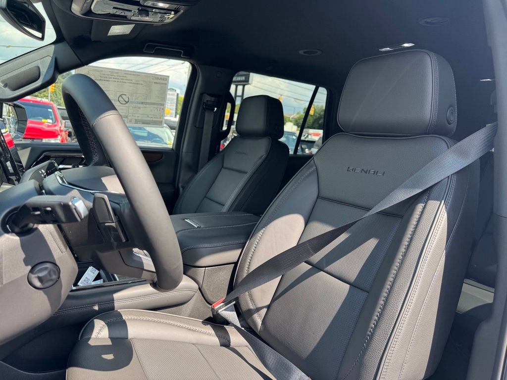 New 2026 GMC Yukon Denali RWD image 17