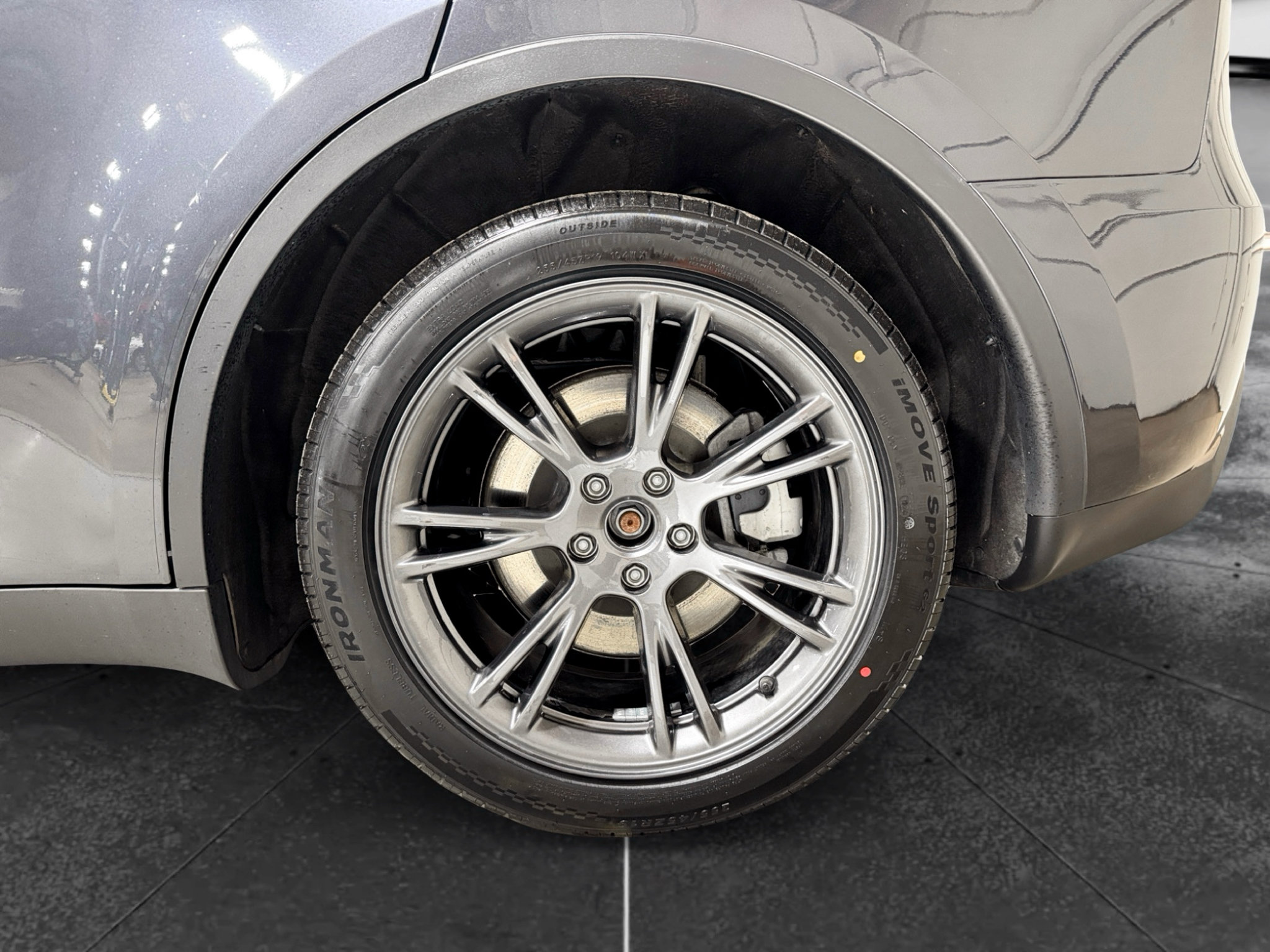 Used 2024 Tesla Model Y Long Range AWD/4WD image 32