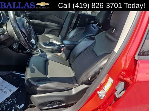 Used 2019 Jeep Compass Latitude FWD image 20