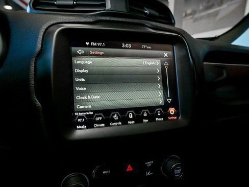 Used 2022 Jeep Renegade Limited w/ Sun, Sound & Wheels Group image 39