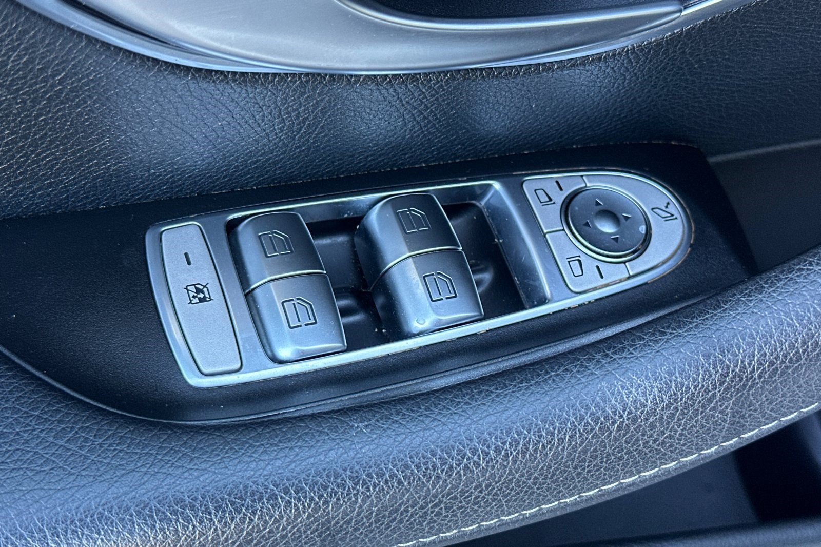 Used 2023 Mercedes-Benz E 350 Sedan image 13