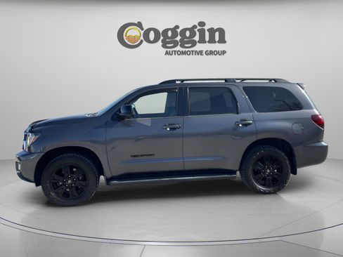 Used 2018 Toyota Sequoia TRD Sport image 3