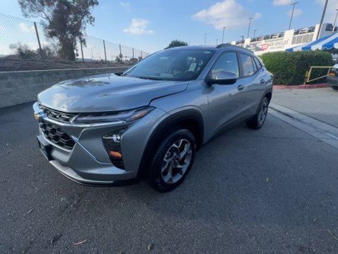 Used 2024 Chevrolet Trax LT image 4