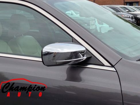 Used 2018 Chrysler 300 Limited RWD image 14