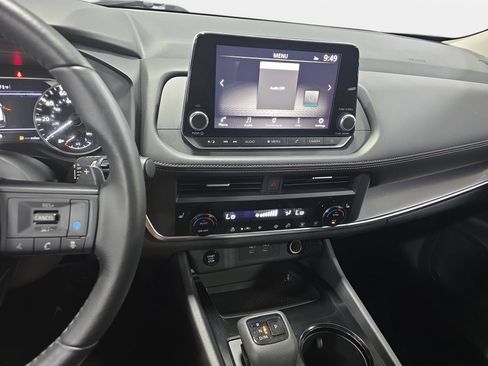 Used 2024 Nissan Rogue SV w/ SV Premium Package FWD image 20