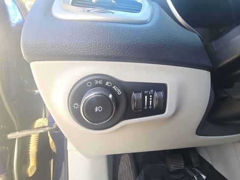 Used 2017 Jeep Compass Latitude w/ Popular Equipment Group image 23