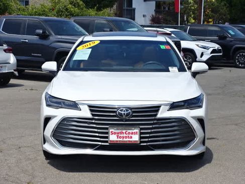 Used 2019 Toyota Avalon Limited w/ Advanced Safety Package FWD image 3