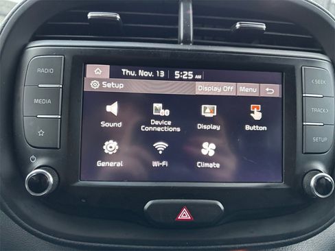 Used 2023 Kia Soul LX image 19