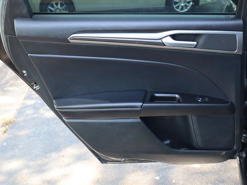 Used 2019 Ford Fusion SEL FWD image 10
