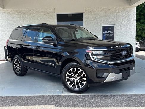 Used 2025 Ford Expedition Platinum AWD/4WD image 1