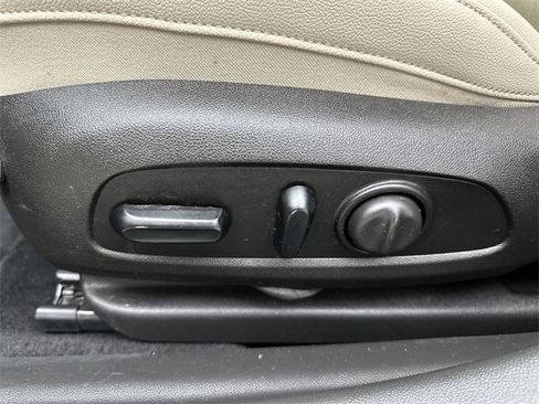 Used 2018 Buick Regal Preferred w/ Driver Confidence Package #1 image 11