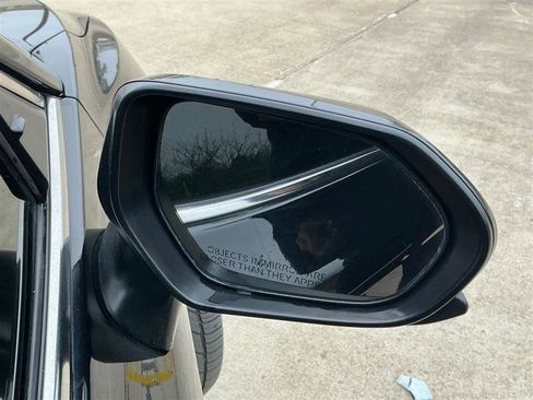 Used 2021 Toyota Camry SE FWD image 16