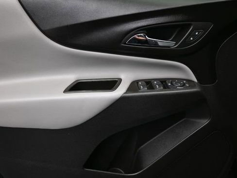 Used 2024 Chevrolet Equinox LS w/ LS Convenience Package FWD image 12