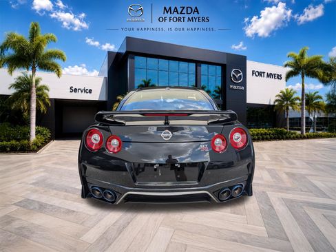 Used 2020 Nissan GT-R Premium w/ Premium Interior Package AWD/4WD image 5