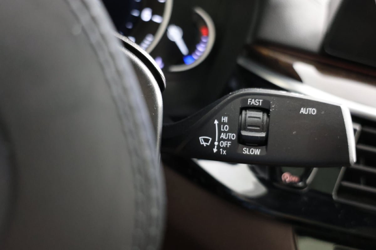 Used 2018 BMW M550i xDrive AWD/4WD image 26