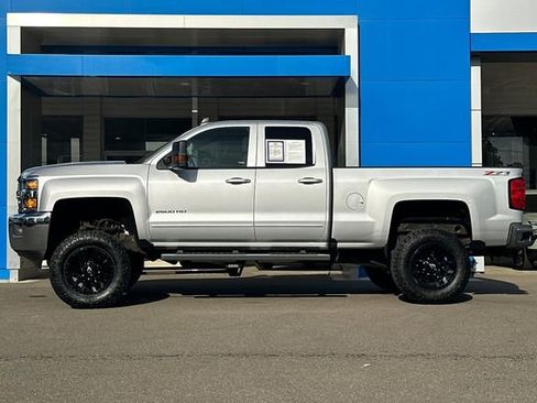 Used 2016 Chevrolet Silverado 2500 LT w/ LT Convenience Package image 9