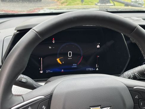 Used 2025 Chevrolet Trax LT w/ LT Convenience Package FWD image 39