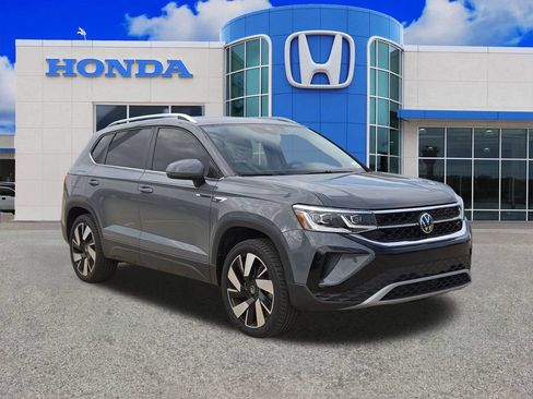 Used 2024 Volkswagen Taos SEL AWD/4WD image 23