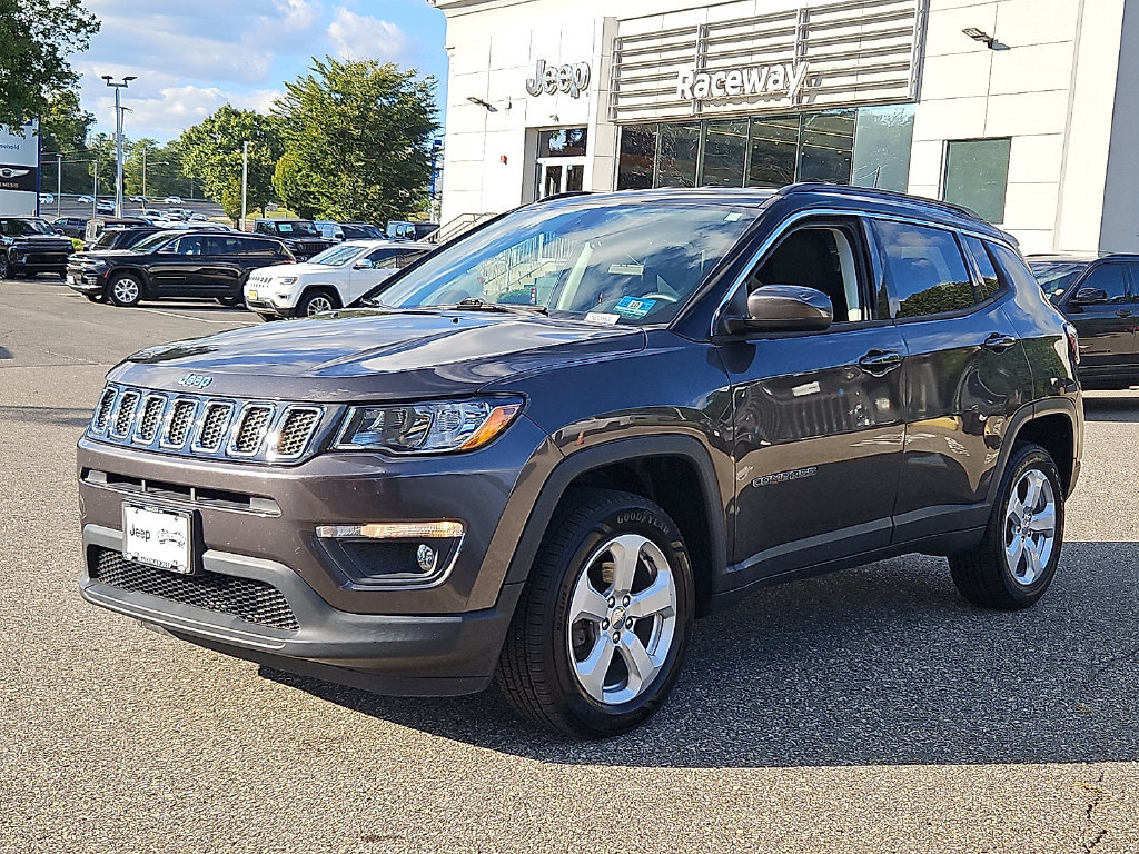 Used 2018 Jeep Compass Latitude w/ Popular Equipment Group AWD/4WD image 3