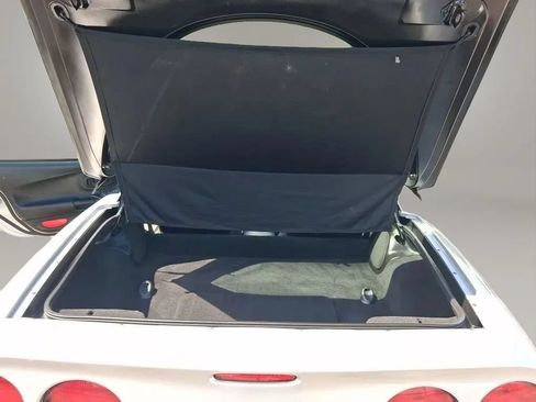 Used 2001 Chevrolet Corvette Coupe w/ Preferred Equipment Group2 RWD image 16