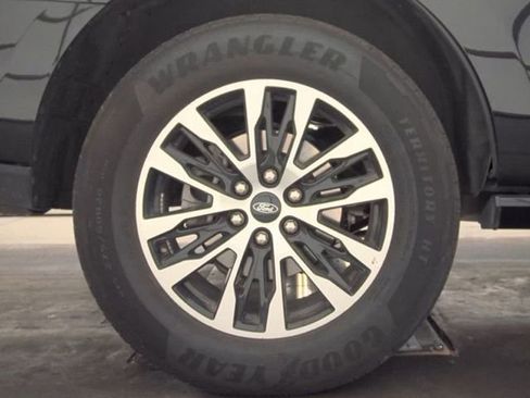 Used 2025 Ford Expedition Platinum AWD/4WD image 39