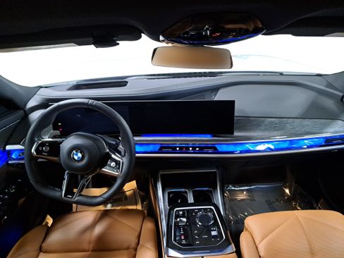 Used 2024 BMW 740i RWD image 10