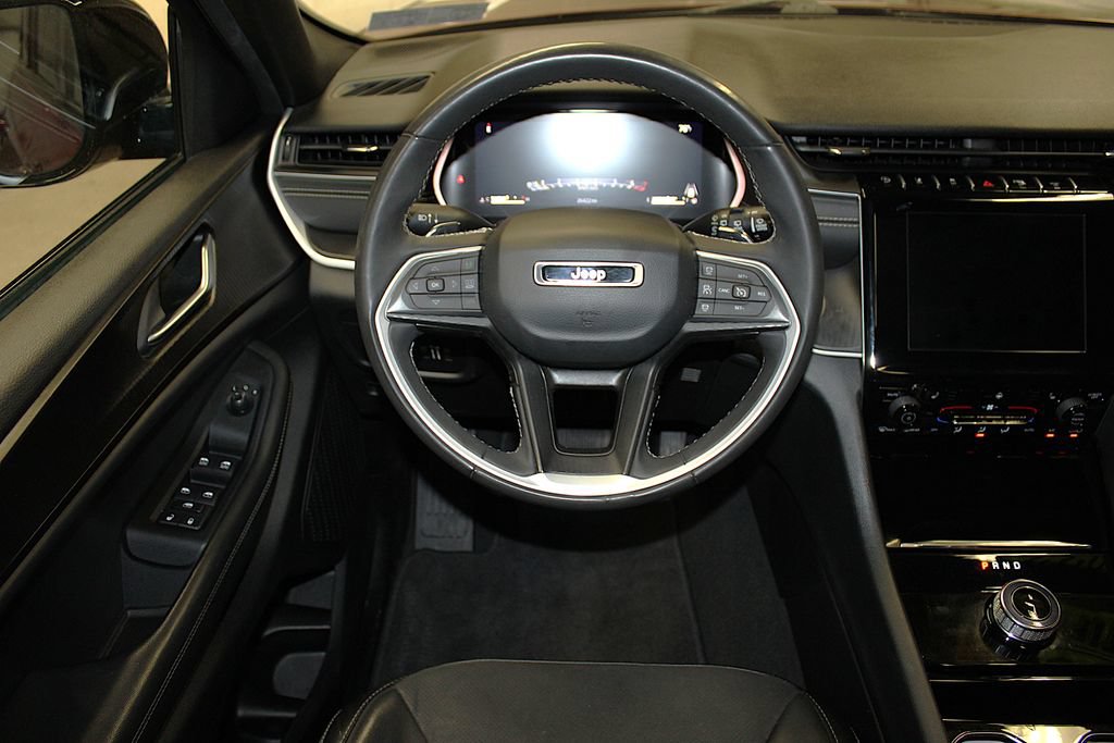 Certified 2023 Jeep Grand Cherokee Altitude AWD/4WD image 12