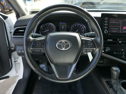 Used 2023 Toyota Camry SE image 18