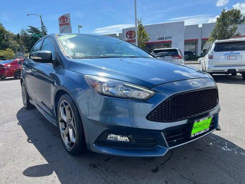 Used 2018 Ford Focus ST FWD image 1