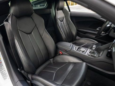 Used 2018 Audi R8 V10 image 2