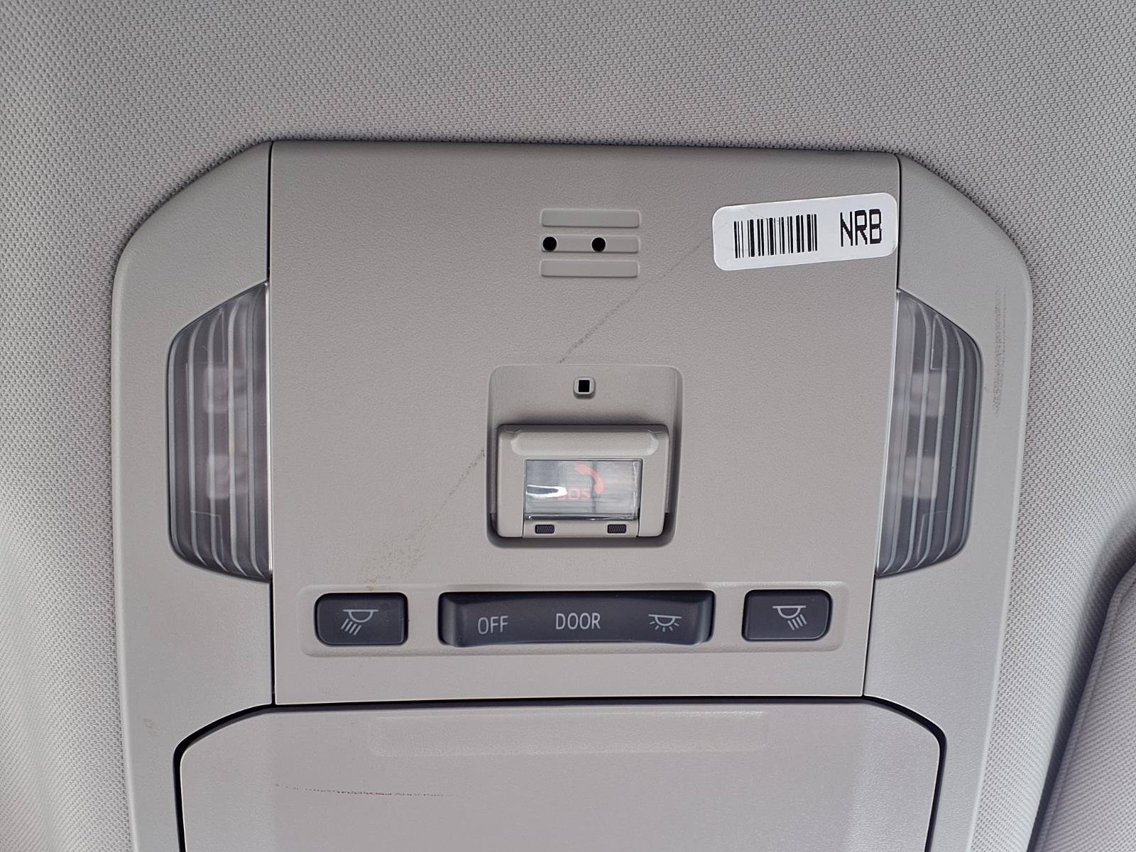 Used 2022 Toyota Highlander LE AWD/4WD image 9
