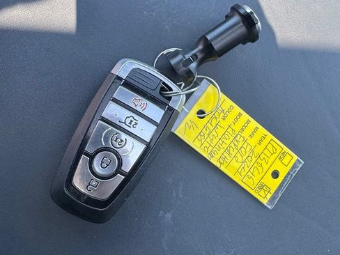 Used 2024 Ford Expedition Platinum AWD/4WD image 12