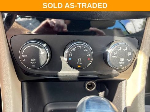 Used 2013 Chrysler 200 Touring FWD image 17