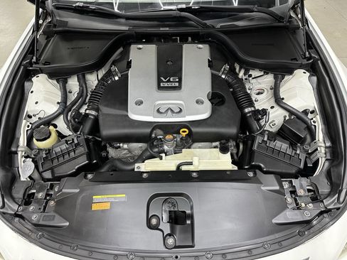 Used 2011 INFINITI G37 Journey w/ Premium Pkg image 7