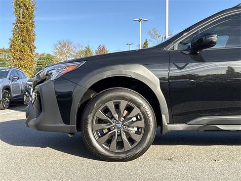 Certified 2025 Subaru Outback Onyx Edition w/ Popular Package #2 image 9