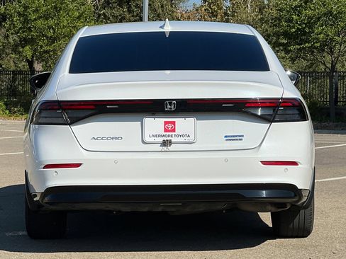 Used 2025 Honda Accord Touring image 5