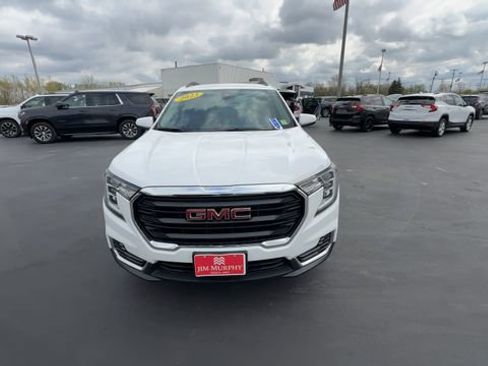 Certified 2023 GMC Terrain SLE w/ Driver Convenience Package FWD image 3